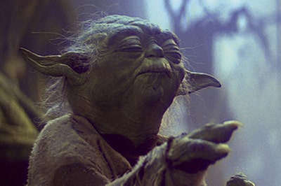 Maestro Yoda usando la Fuerza